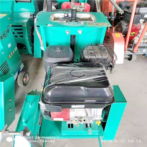 馬路切(qie)縫機、馬路(lu)切割機